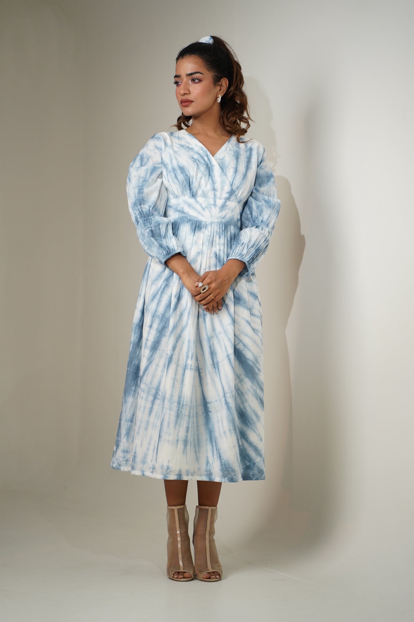 Tie-Dye Long Kaftan for a Summer Look