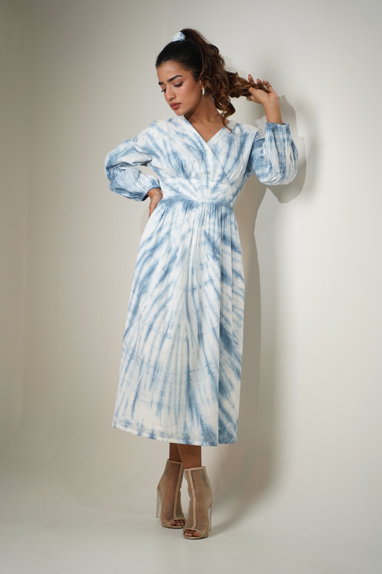 Tie-Dye Long Kaftan for a Summer Look